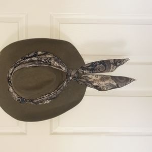 Navy & gray wild rag